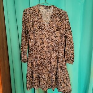 GAP Black and Cream Floral Blouse 100% Rayon 21" Pit 32" L 2 Side Pockets